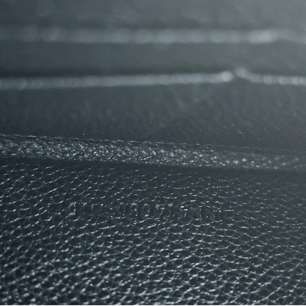 Yves Saint Laurent (YSL) Zip Around Wallet - Picture 5 of 7